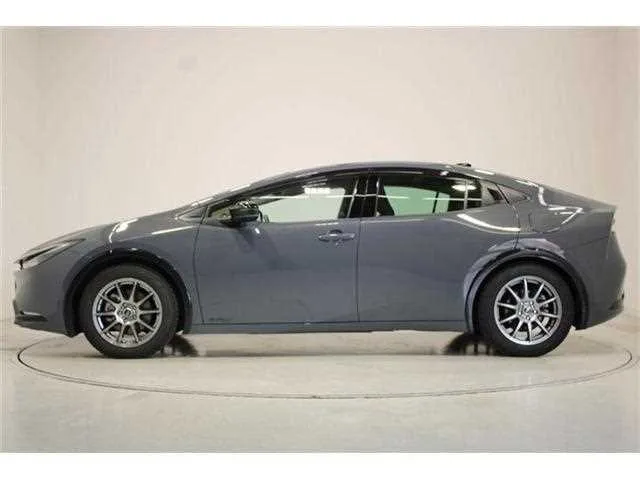 Toyota Prius 2023 — миниатюра 4