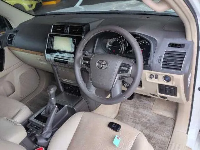 Toyota Land Cruiser Prado 2023 — миниатюра 3