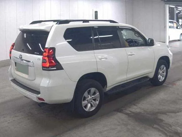 Toyota Land Cruiser Prado 2023 — миниатюра 4