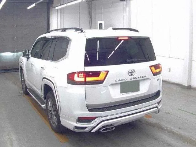 Toyota Land Cruiser 2023 — миниатюра 2