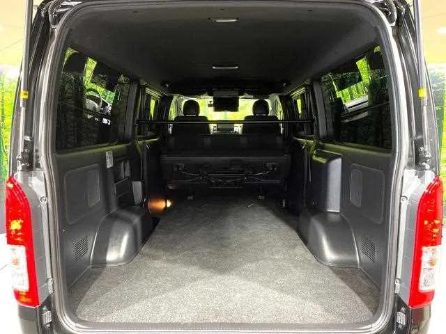Toyota Hiace Van 2023 — миниатюра 4