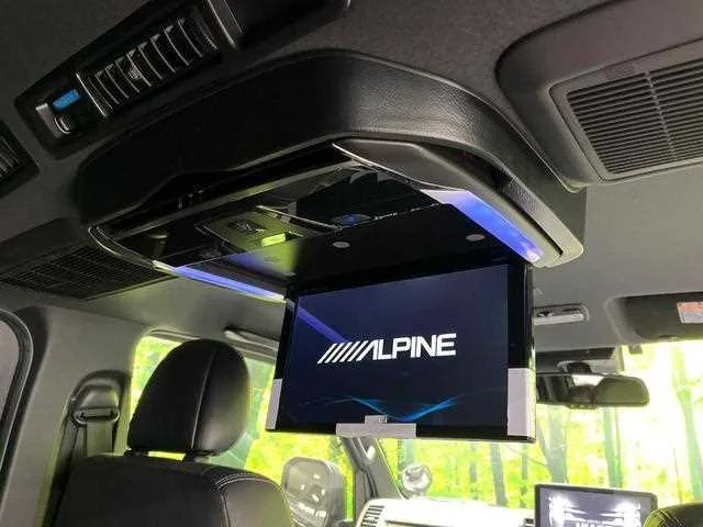 Toyota Hiace Van 2023 — миниатюра 5