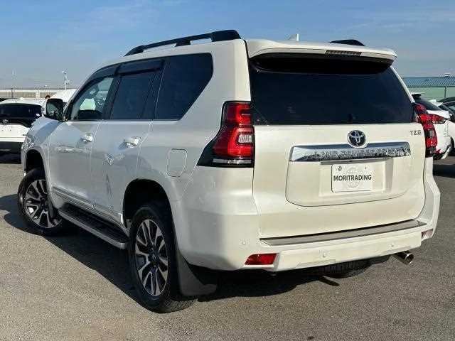 Toyota Land Cruiser Prado 2022 — миниатюра 2