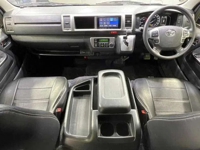 Toyota Hiace Wagon 2022 — миниатюра 2