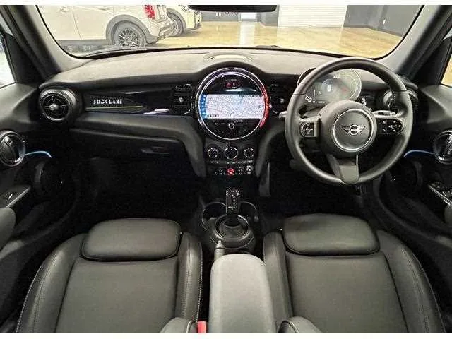 BMW MINI 2022 — миниатюра 2