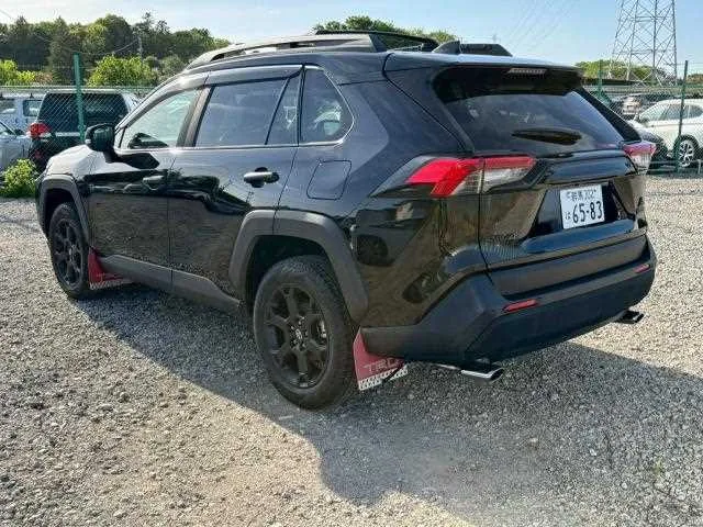 Toyota RAV4 2022 — миниатюра 2
