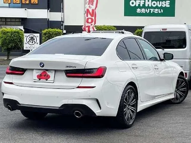 BMW 3 Series 2022 — миниатюра 2