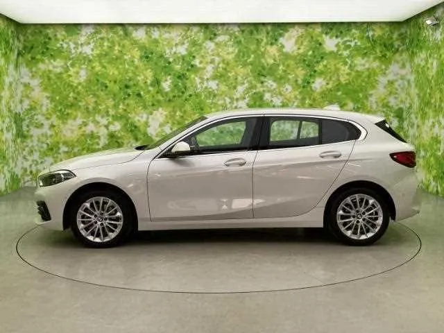 BMW 1 Series 2022 — миниатюра 2