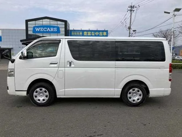 Toyota Hiace Van 2023 — миниатюра 2
