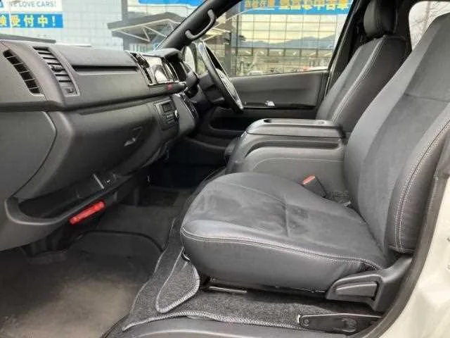 Toyota Hiace Van 2023 — миниатюра 3