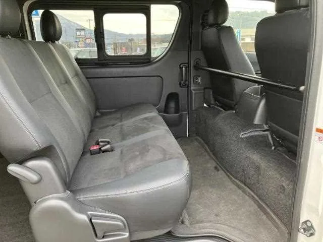 Toyota Hiace Van 2023 — миниатюра 5