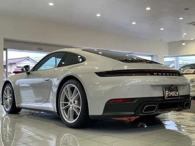 Porsche 911 2025 — миниатюра 2