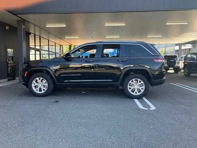 Jeep Grand Cherokee 2024 — миниатюра 5