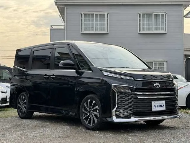 Toyota Voxy 2023 — миниатюра 5