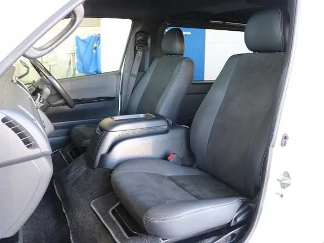 Toyota Hiace Van 2024 — миниатюра 2