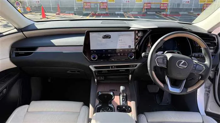 Lexus RX 350h L 2023 — миниатюра 5
