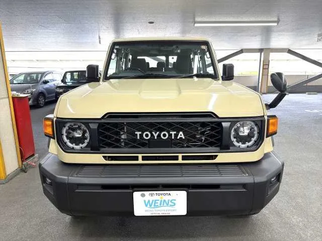Toyota Landcruiser 70 AXCDDVDBluetooth 2024 — миниатюра 2