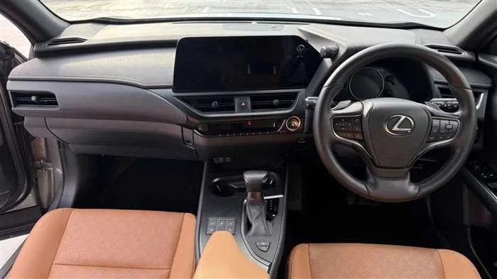 Lexus UX 250h L 2023 — миниатюра 3