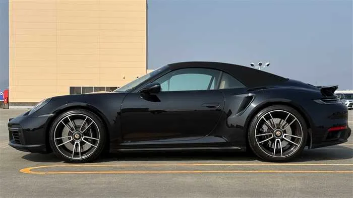 Porsche 911 2023 — миниатюра 5