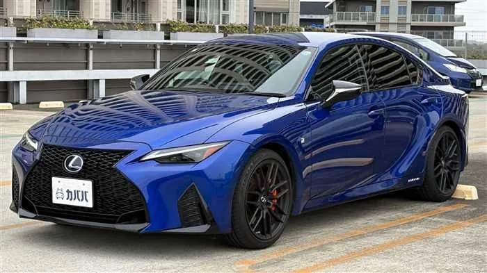 Lexus IS 300h F S 2022 — фото 1, купить с доставкой в Москву