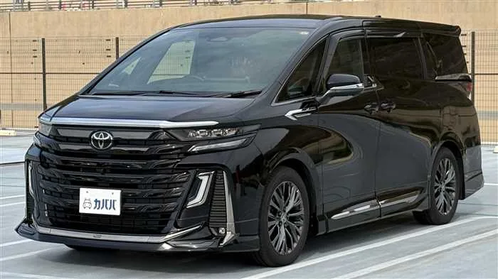 Toyota Vellfire Z 2024 — фото 1, купить с доставкой в Москву