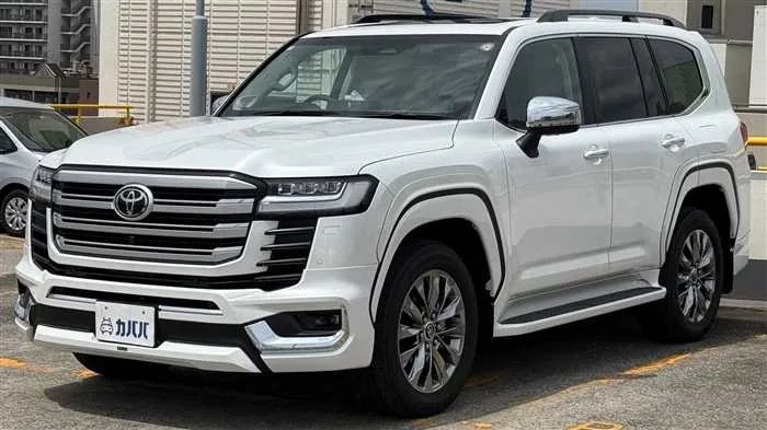 Toyota Land Cruiser ZX 2025 — фото 1, купить с доставкой в Москву