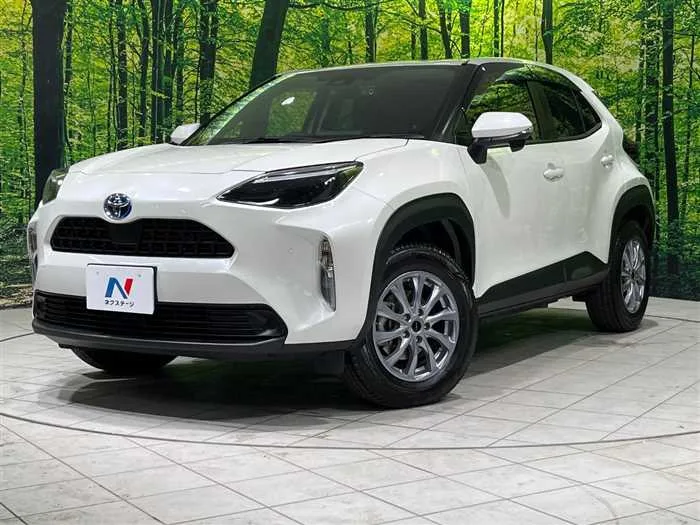 Toyota Yaris Cross 2022 — фото 1, купить с доставкой в Москву