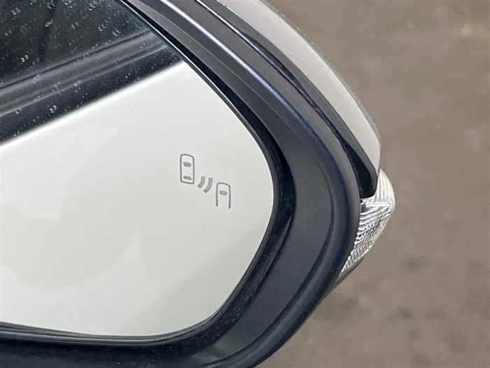 Toyota Yaris Cross 2022 — миниатюра 2