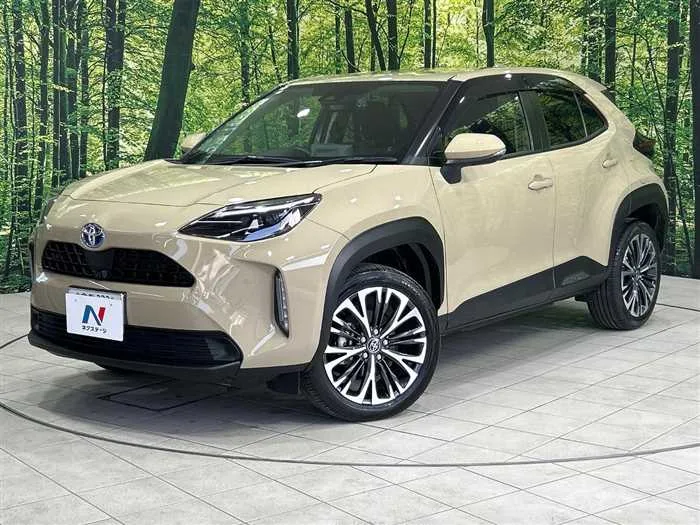 Toyota Yaris Cross 2023 — фото 1, купить с доставкой в Москву
