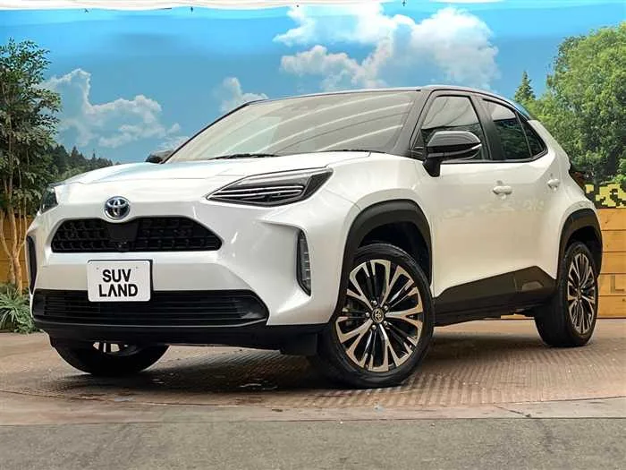 Toyota Yaris Cross 2023 — фото 1, купить с доставкой в Москву