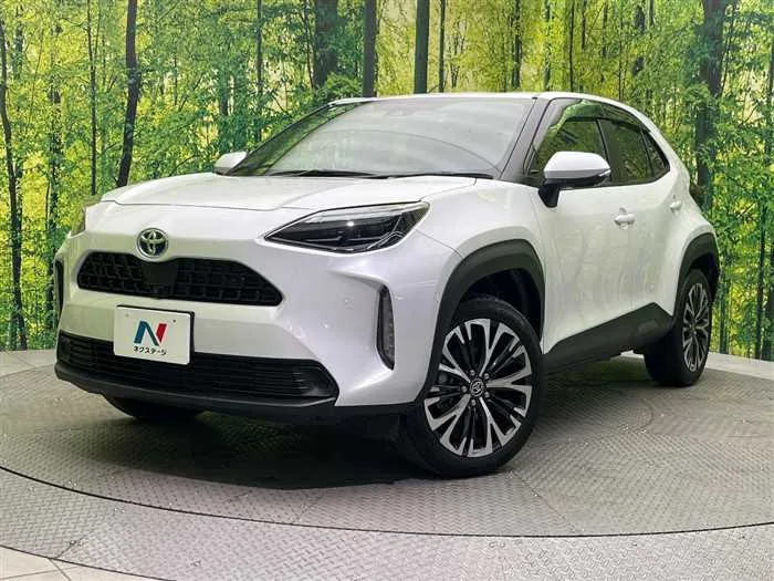 Toyota Yaris Cross 2023 — фото 1, купить с доставкой в Москву
