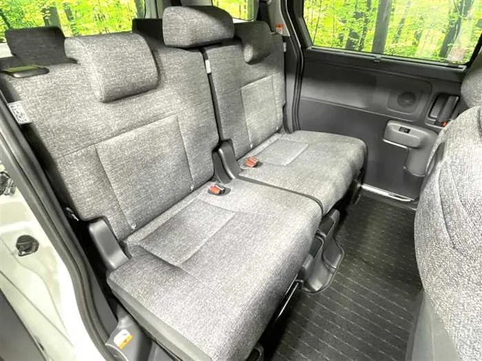 Toyota Sienta 2024 — миниатюра 5