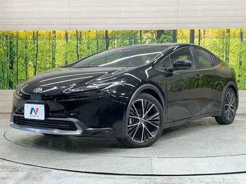 Toyota Prius 2023 купить в Москве