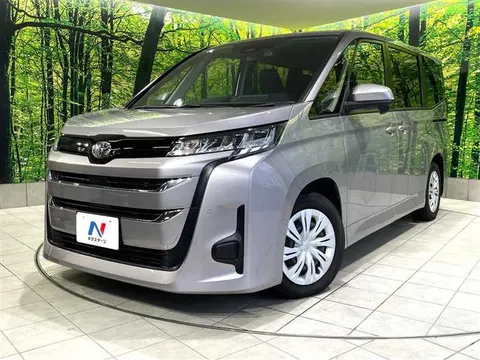 Toyota Noah 2023 купить в Москве