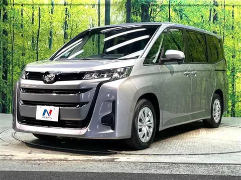 Toyota Noah 2023 купить в Москве