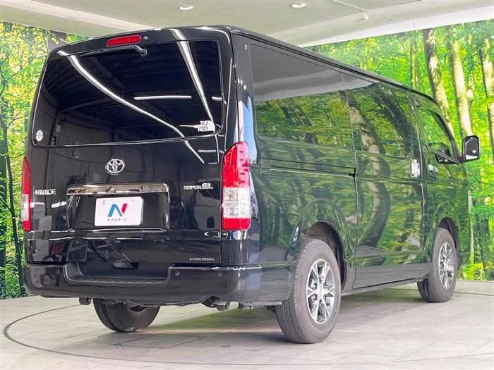 Toyota Hiace Van 2023 — миниатюра 4