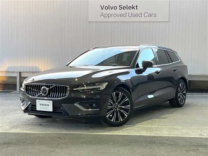 Volvo V60 2025 — фото 1, купить с доставкой в Москву