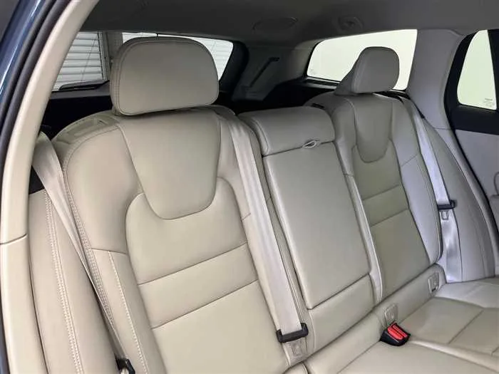 Volvo V60 2023 — миниатюра 4