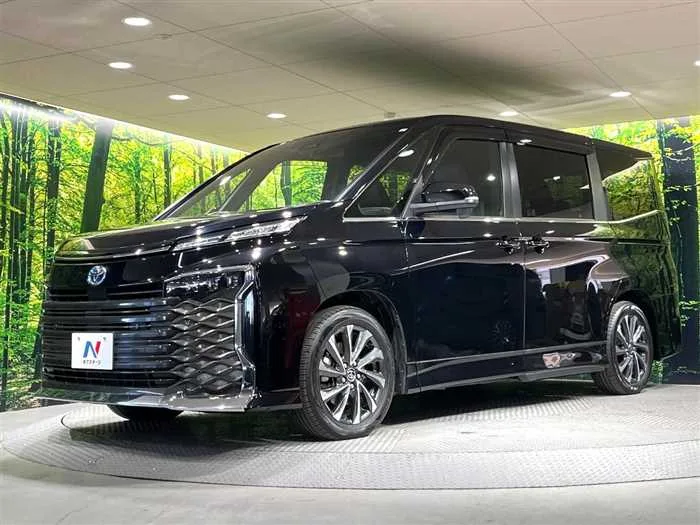 Toyota Voxy 2023 — миниатюра 5