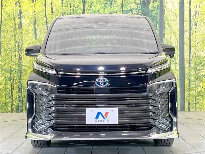 Toyota Voxy 2023 — миниатюра 3