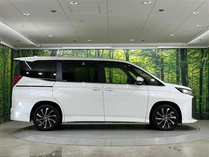 Toyota Noah 2023 — миниатюра 4