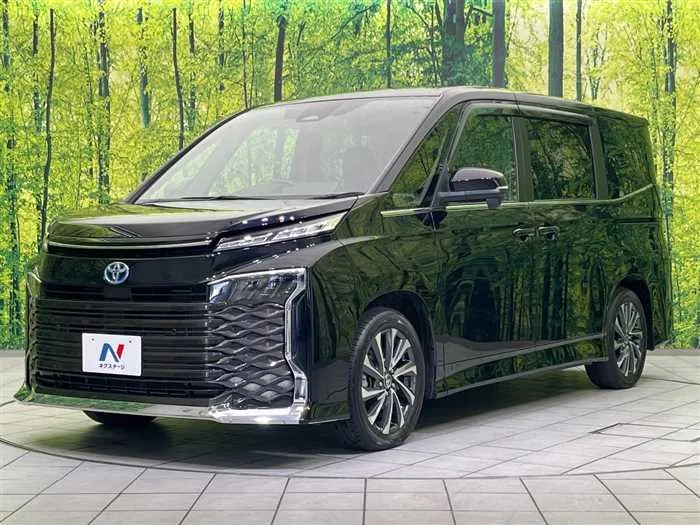 Toyota Voxy 2023 — миниатюра 3