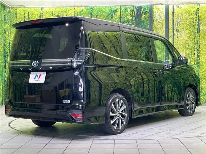 Toyota Voxy 2023 — миниатюра 4