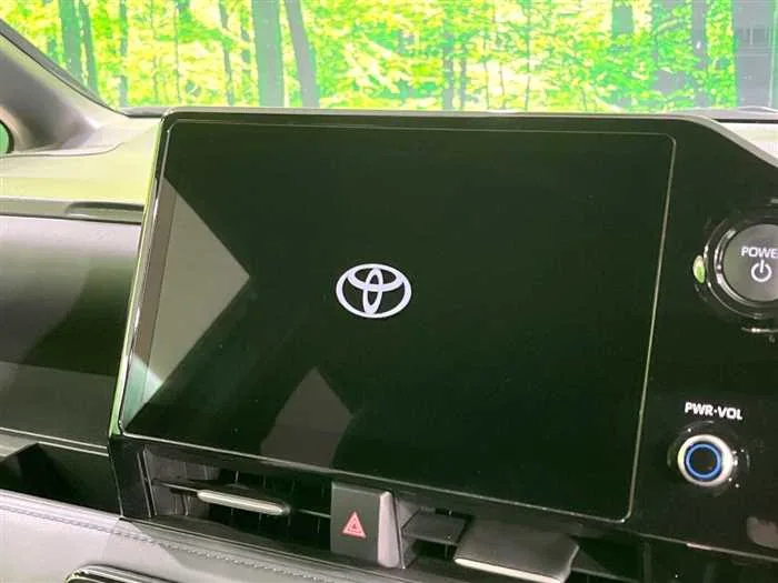 Toyota Voxy 2023 — миниатюра 3