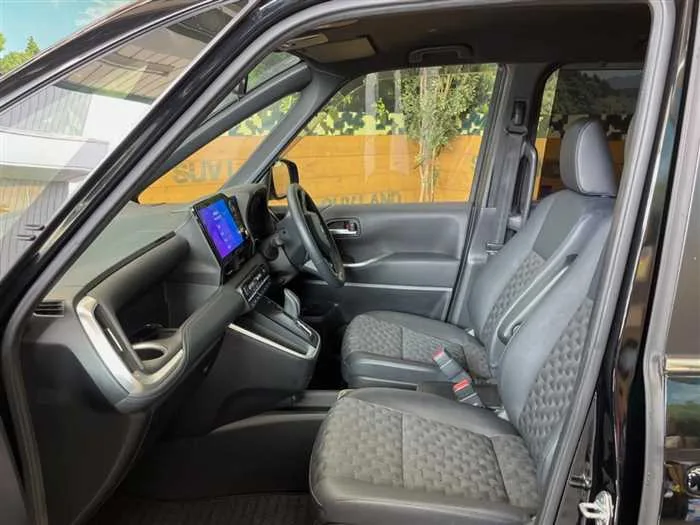 Toyota Voxy 2023 — миниатюра 5