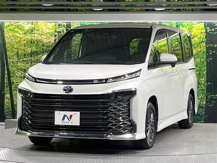Toyota Voxy 2024 — миниатюра 3