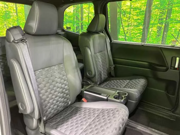 Toyota Voxy 2025 — миниатюра 4