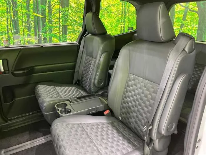 Toyota Voxy 2025 — миниатюра 5