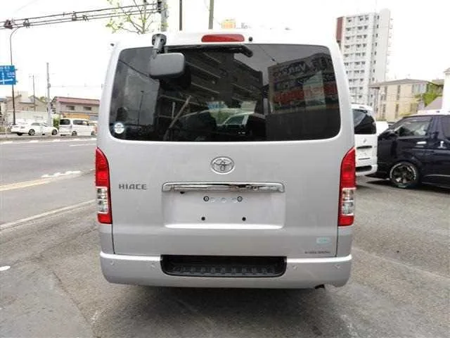 Toyota Hiace Van 2023 — миниатюра 3