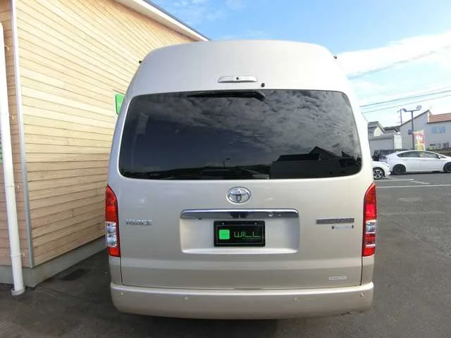 Toyota Hiace Wagon 2023 — миниатюра 2